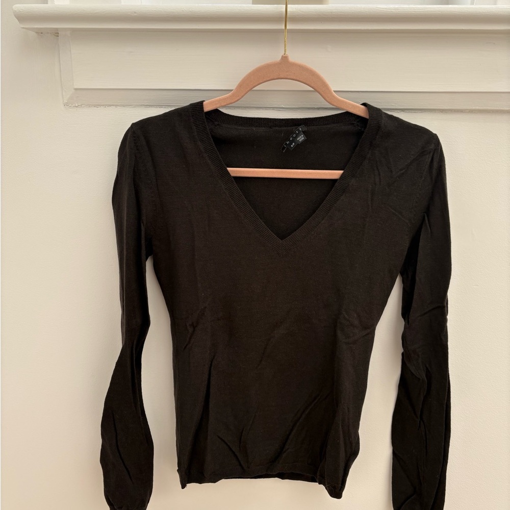 Theory Brown Fitted V-Neck Sweater